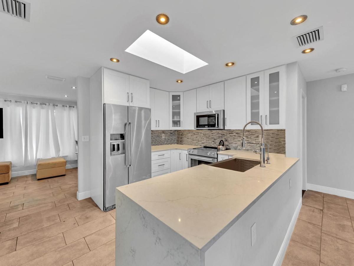 Supervilla - 3Br/2Ba - Pool - Walk To Beach Hollywood Exteriör bild