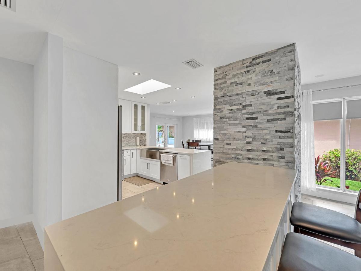 Supervilla - 3Br/2Ba - Pool - Walk To Beach Hollywood Exteriör bild