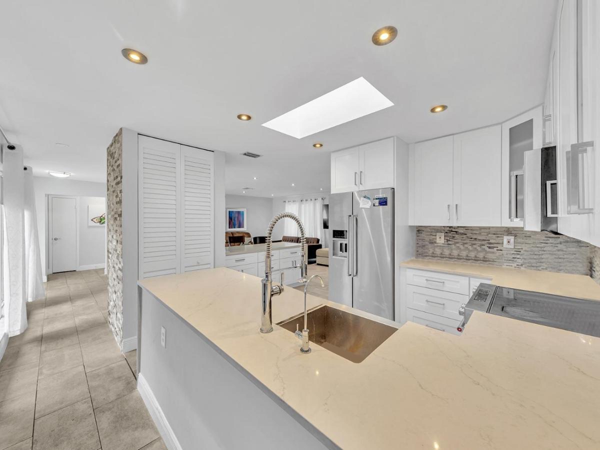 Supervilla - 3Br/2Ba - Pool - Walk To Beach Hollywood Exteriör bild
